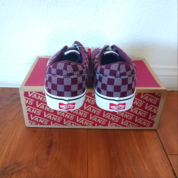 Vans - Picture 4 of 4